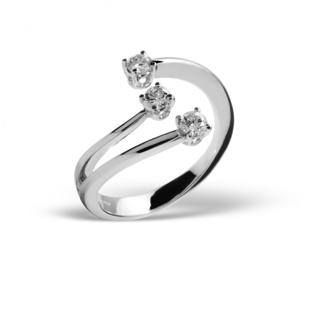 Anello in oro e diamanti TRI-043