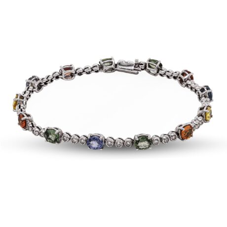 Bracciale in Oro Bianco incastonato con Diamanti 0,48 carati montato con Zaffiri 5,84 carati.