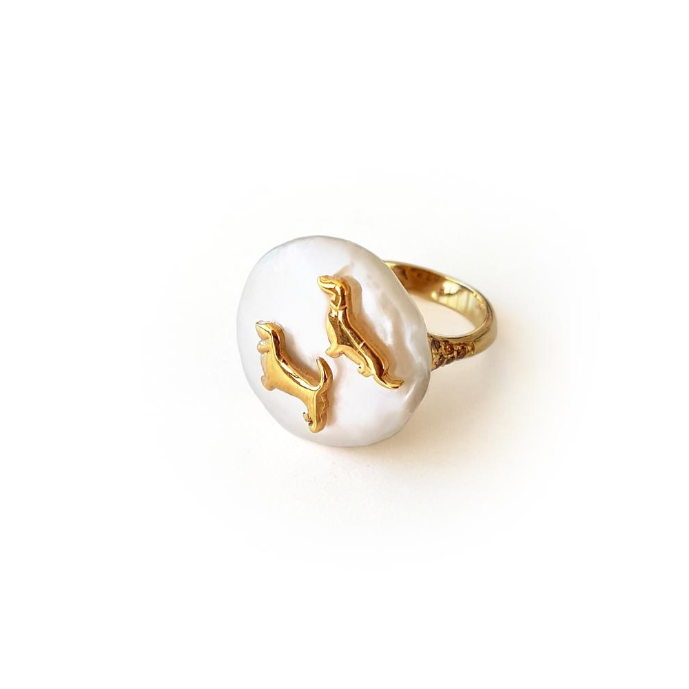 Anello in oro e brillanti con perla B&W DOG AN