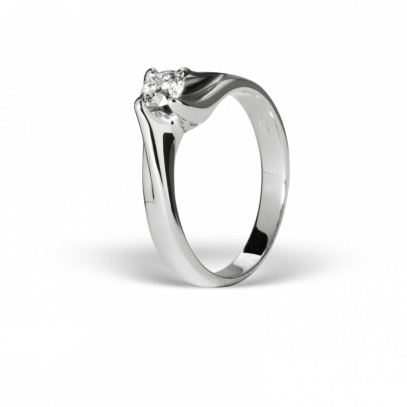 Anello in oro e diamanti S-008-10