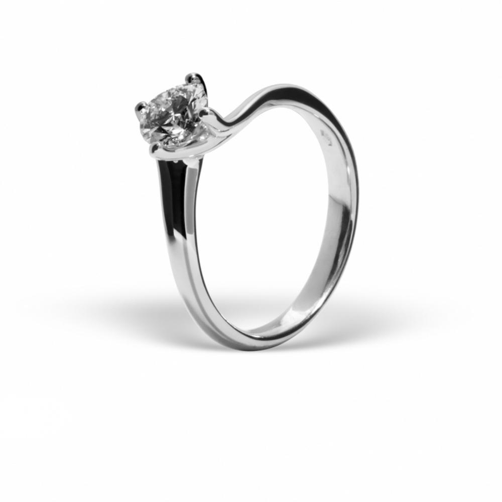 Anello in oro e diamanti S-018