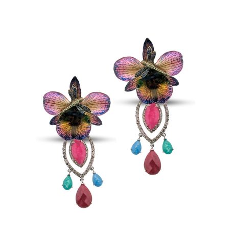 Orecchini Libellula in Oro 750 incastonati con Brillanti, Zaffiri e Tzavorite, montati con Pietre giade e Orchidee vere.
