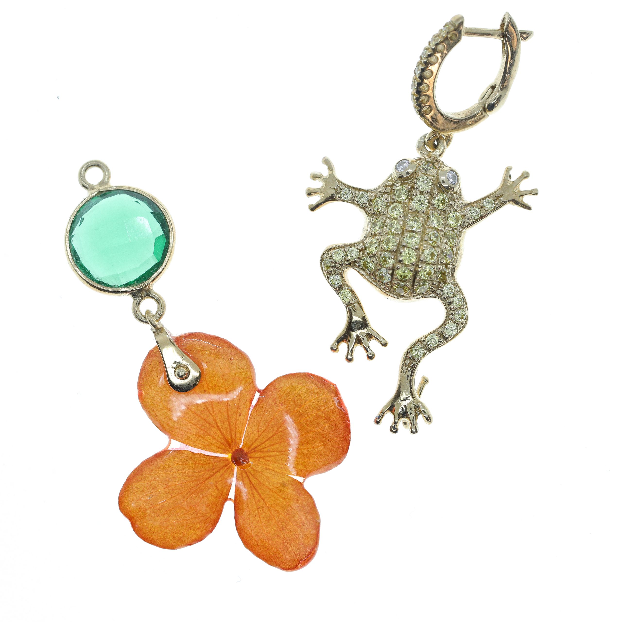 Orecchini Rana in Argento con Zirconi, Fiori veri e Pietre semipreziose <br><h6>MOD.253OR.R.J.2</h6> - immagine 4