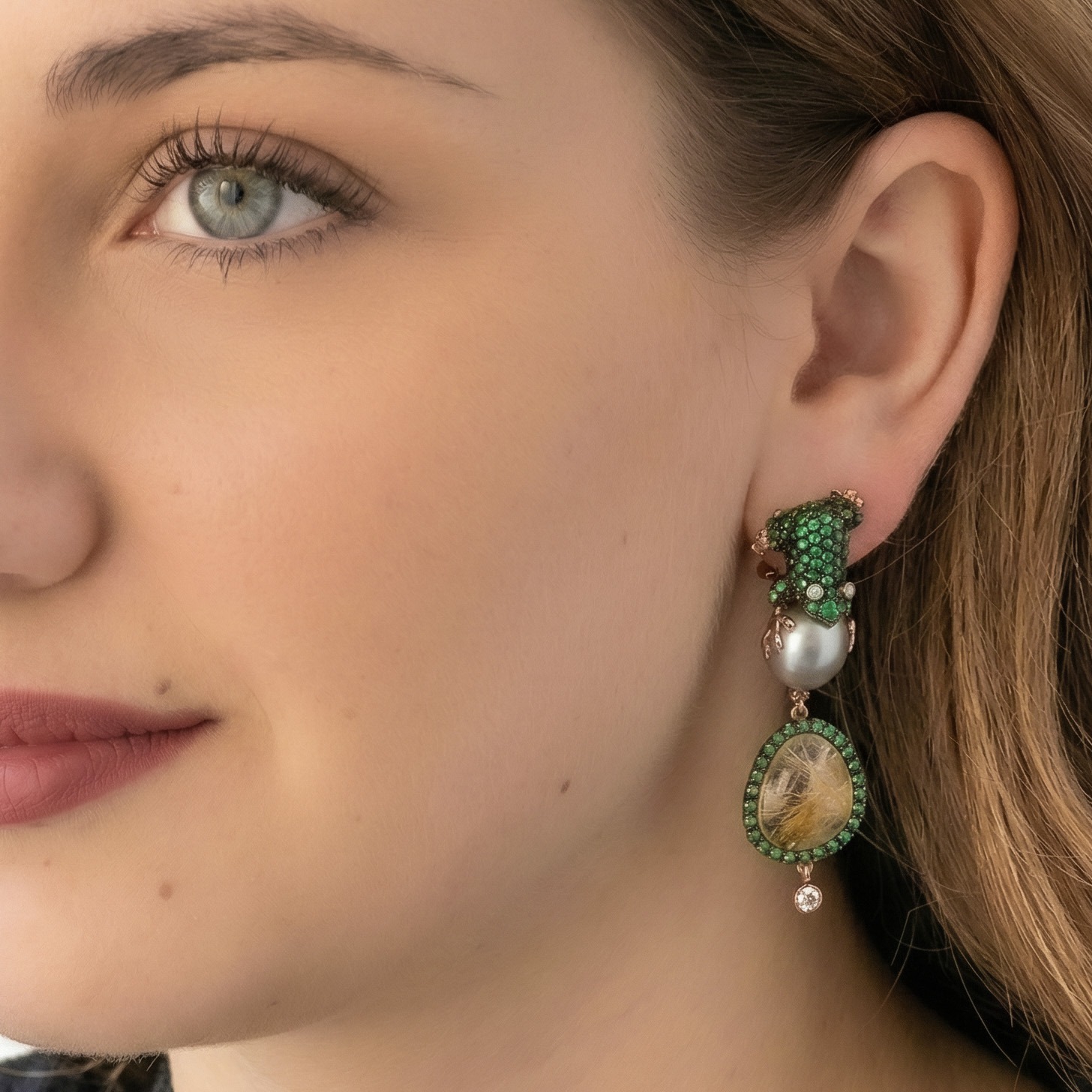 Orecchini Rana in Argento con Pietre preziose, Perle e Quarzo fumé <br><h6>MOD.OR RANA PERLA</h6> - immagine 2