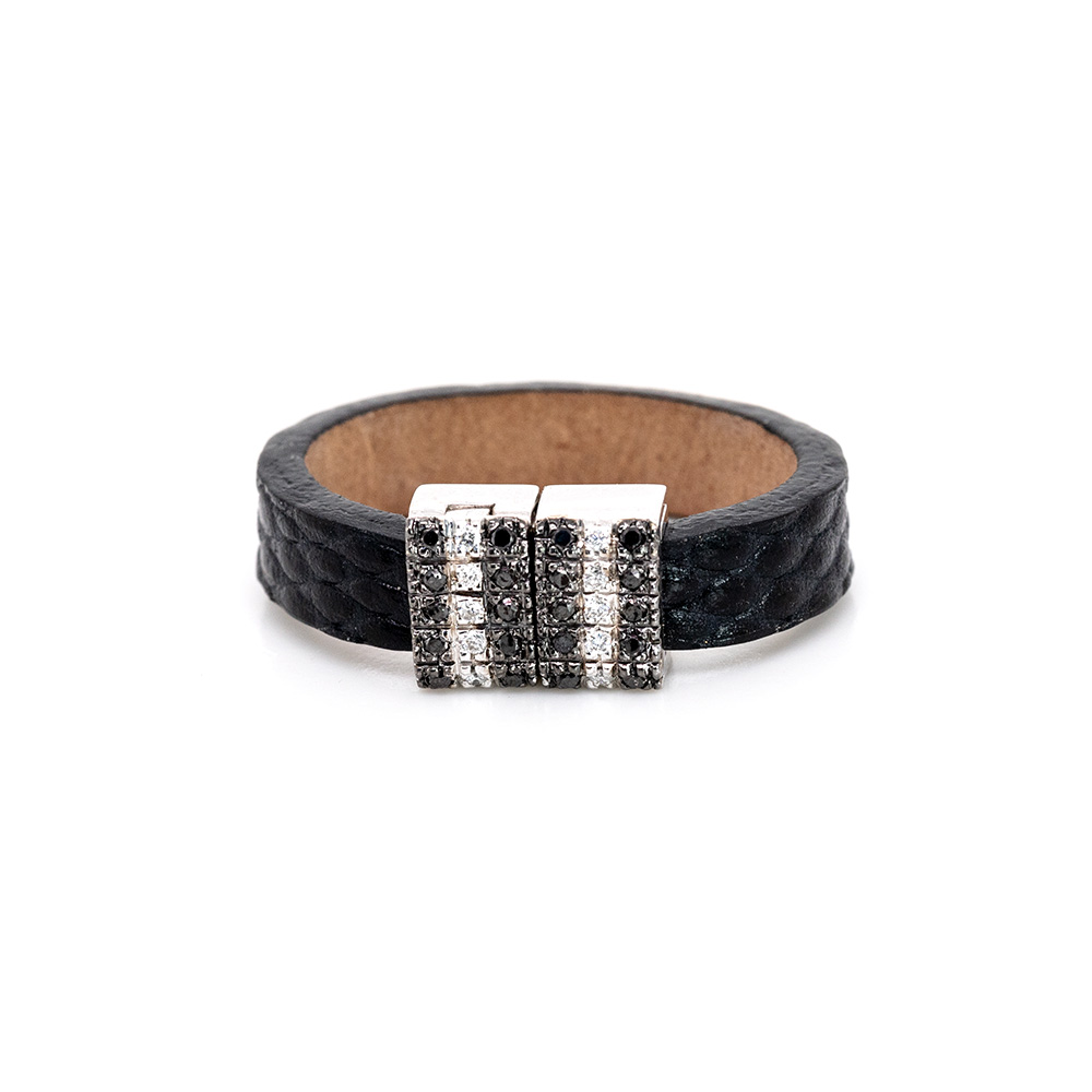 Anello in Oro con Caucciù, Brillanti Black e White <br><h6>MAN BS 7</h6>
