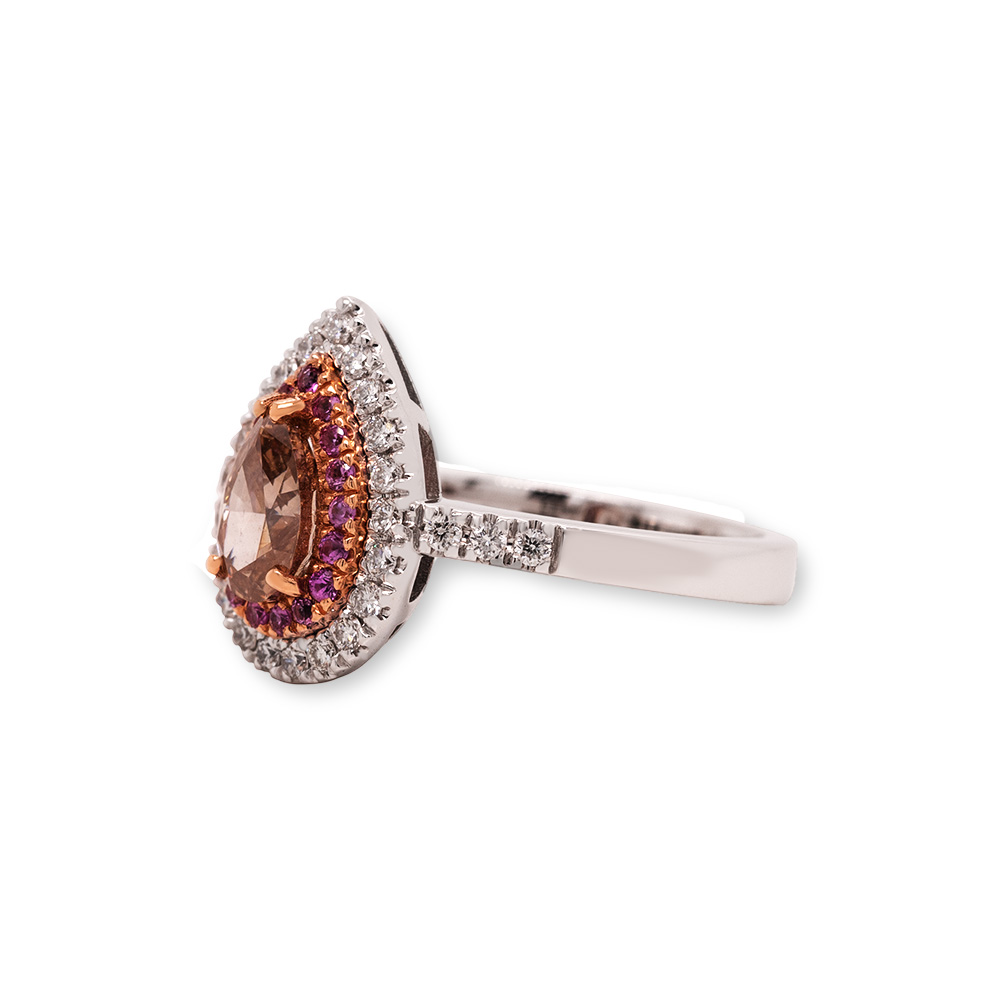 Anello in oro con zaffiri rosa, diamante centrale e diamanti laterali <br><h6>ANF-440</h6> - immagine 2
