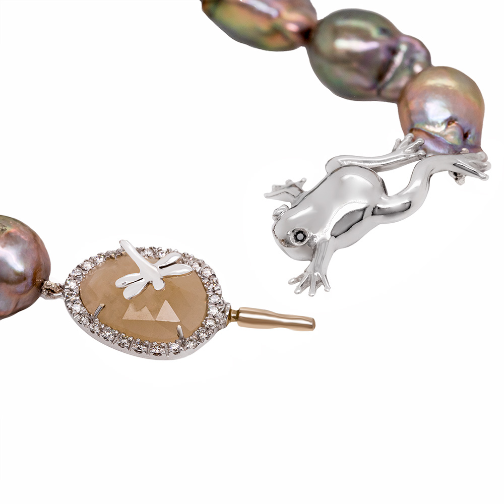 Bracciale Rana e Libellula in Oro con Perle, Quarzo e Diamanti <br><h6> ANF-033 </h6> - immagine 2
