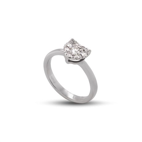 Anello in oro con diamanti