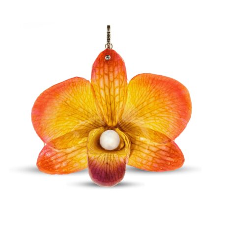 Ciondolo con orchidea vera e zirconi bianchi.