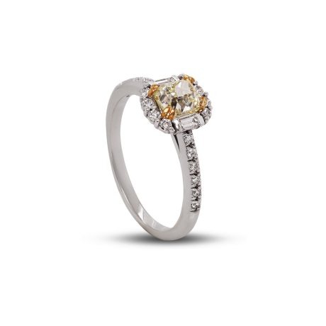 Anello in Oro Bianco 18 carati incastonato con Diamanti laterati 0,32 carati e Fancy Yellow Diamonds 1,00 carati