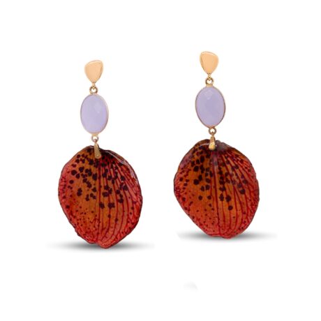 Orecchini in Argento Giallo 925, montato con Pietra Giada e Petali veri.