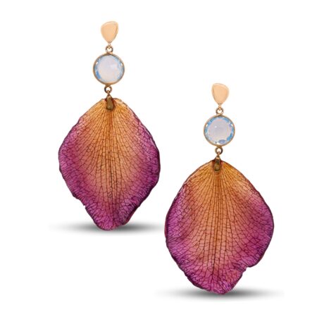 Orecchini in Argento Giallo 925, montato con Pietra Giada e Petali veri.