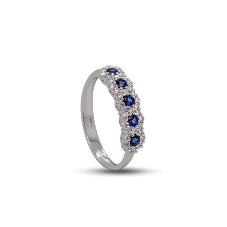 Anello in Oro Bianco 18 Carati inastonato con Brillanti 0,47 carati montato con Zaffiri 0,46 carati.