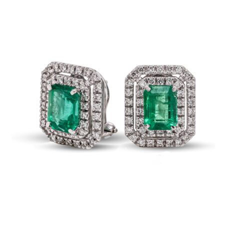 Orecchini in Oro Bianco 18 carati incastonato con Diamanti 0,70 carati e Smeraldi 3,19 carati.