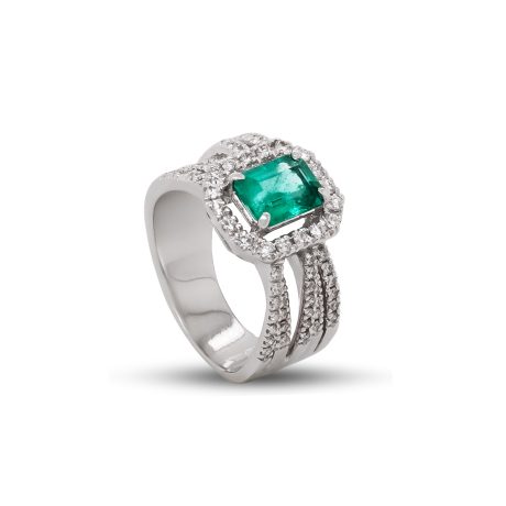 Anello in Oro Bianco 18 carati incastonato con Diamanti 1,18 carati e Smeraldi 1,48 carati.