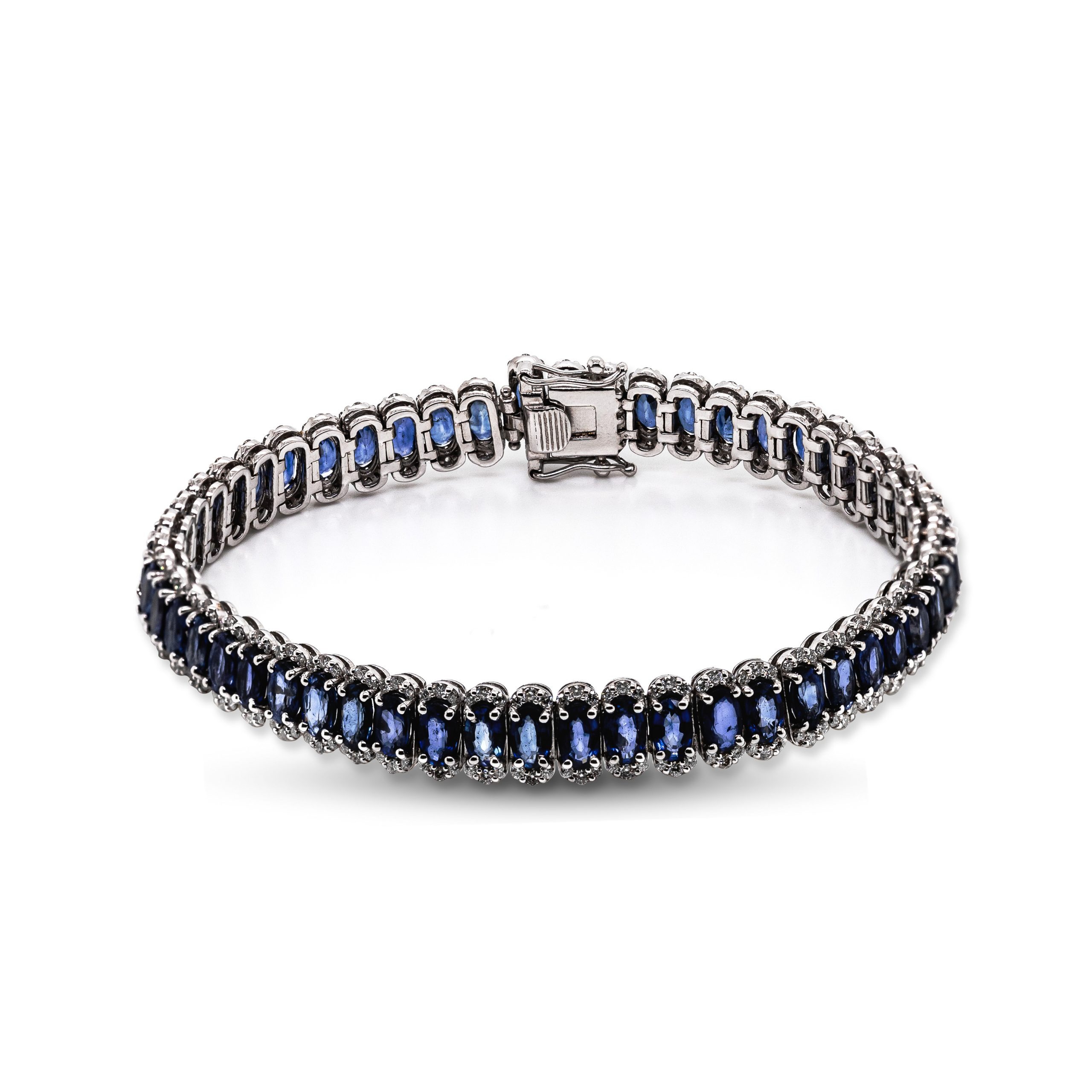 Bracciale in Oro Bianco 18 carati incastonato con Diamanti 1,70 carati e Zaffiri 16.50 carati