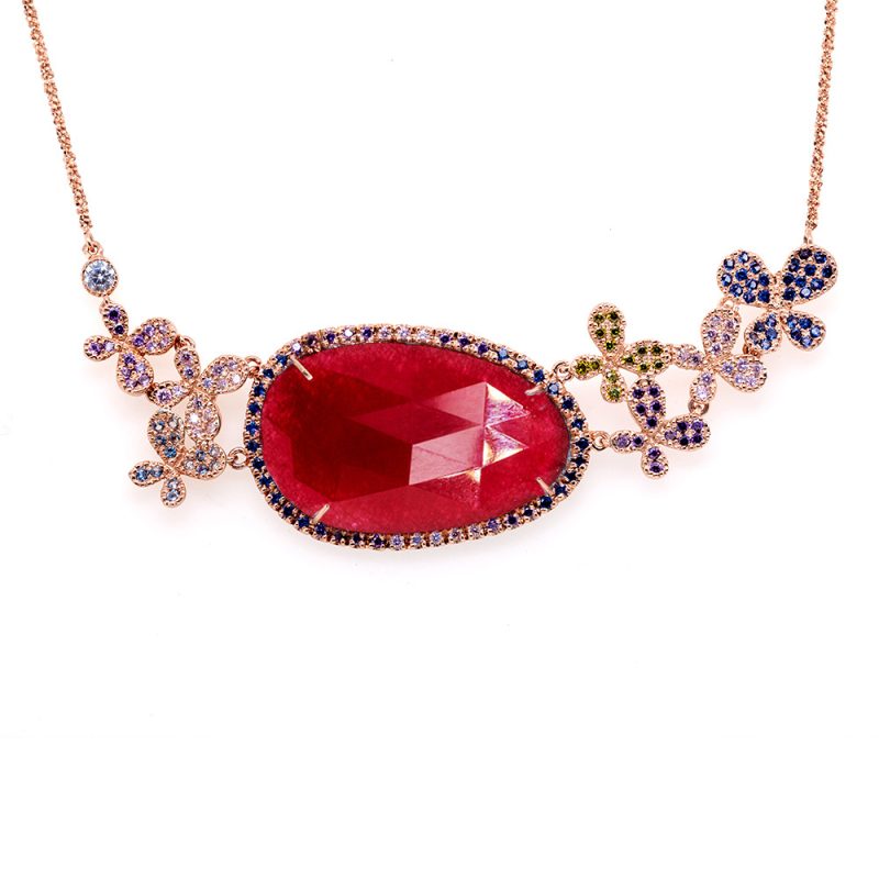 Collana in argento rosa, zirconi e pietra giada rossa