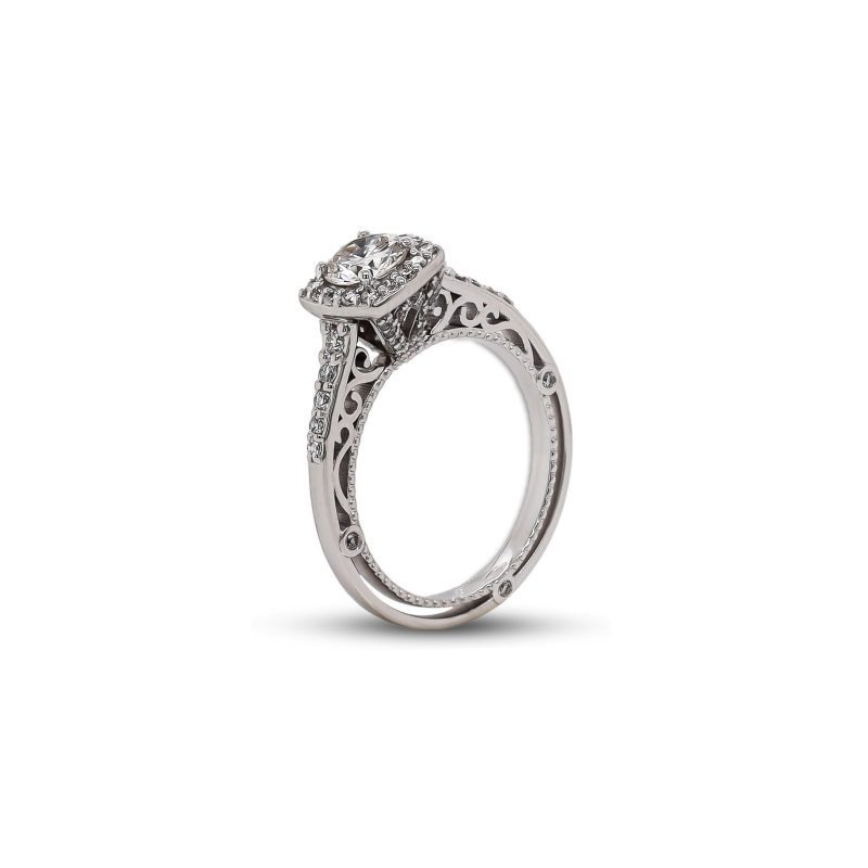 Anello in Oro bianco 18 carati incastonato con Diamanti centrale 0,55 carati e Diamanti laterali 0,48 carati